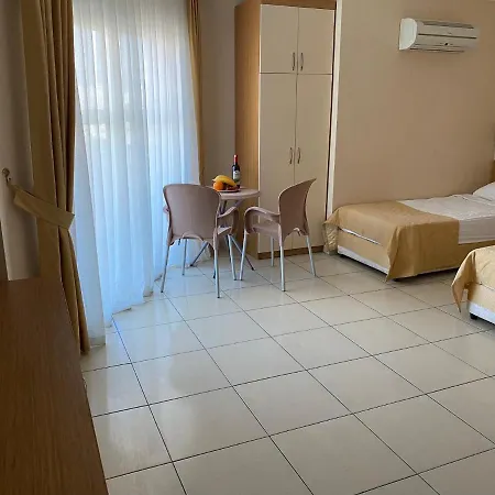 Hotel House *